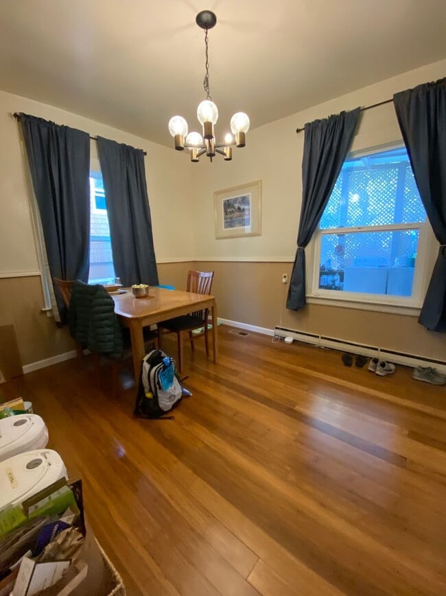 Building Photo - Spacious, Quiet N. Berk. House w/ a Large Private Backyard