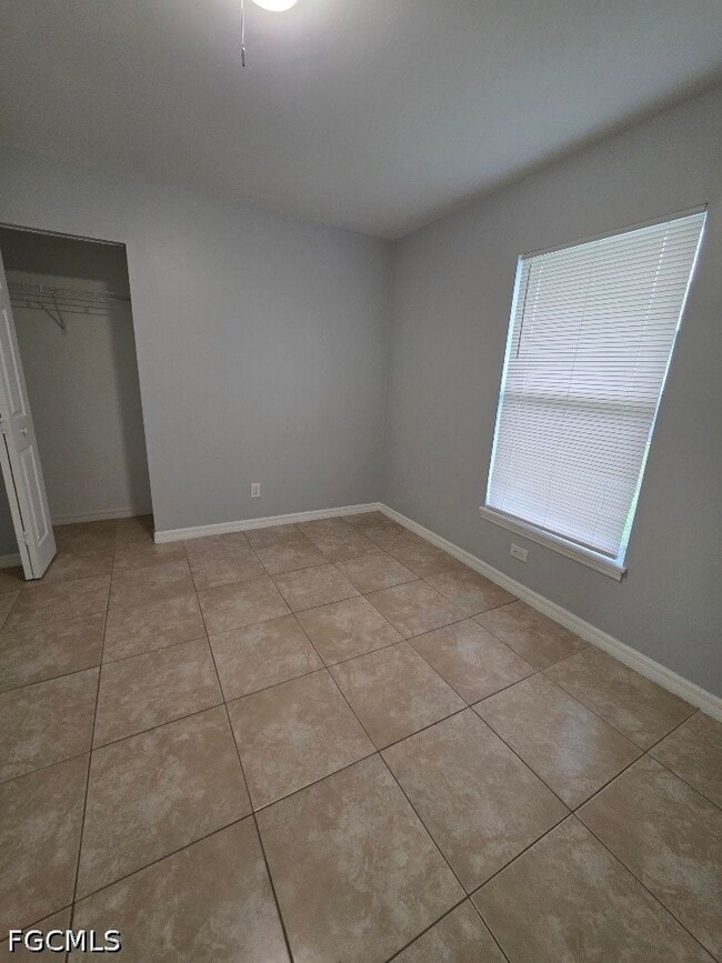 Building Photo - 4836 Golfview Blvd