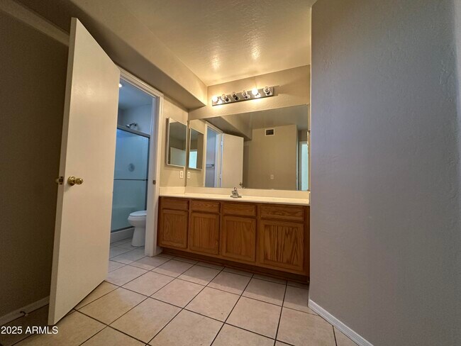 Building Photo - 10971 W Rio Vista Ln