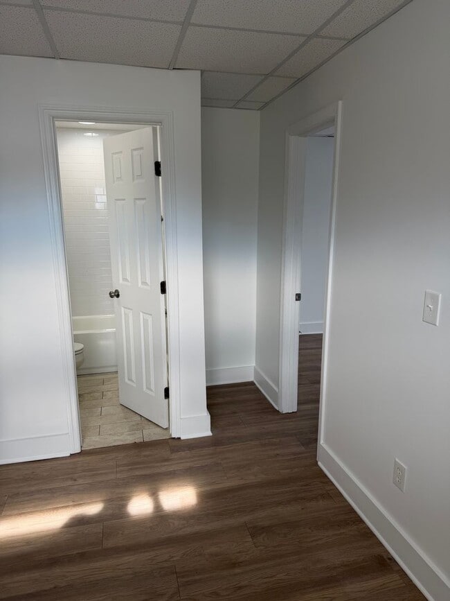 Building Photo - 400 Gallatin Ave