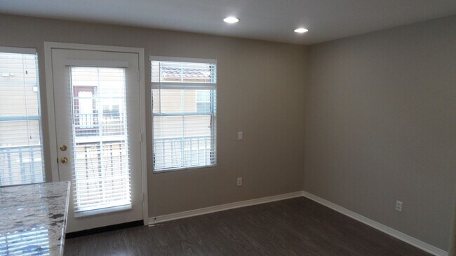 Building Photo - 33 Bonsall