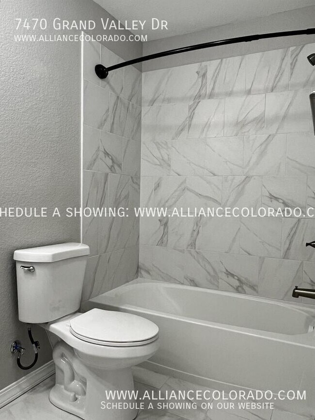Building Photo - 7470 Grand Valley Dr