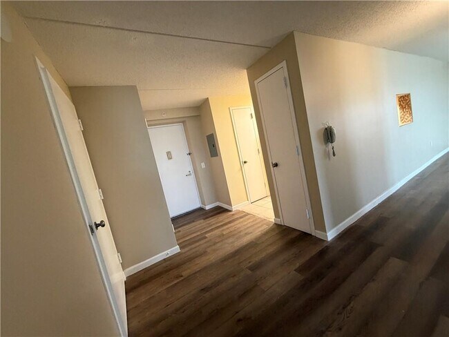 Building Photo - 79-14 Rockaway Beach Blvd