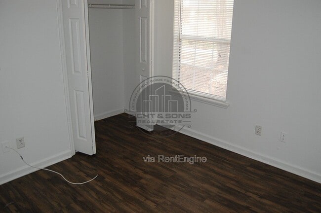 Building Photo - 2400 Barcelona Ct