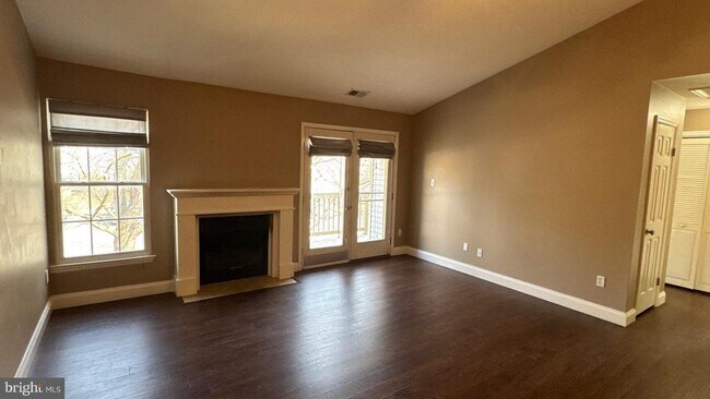 Building Photo - 5701 Rowanberry Dr