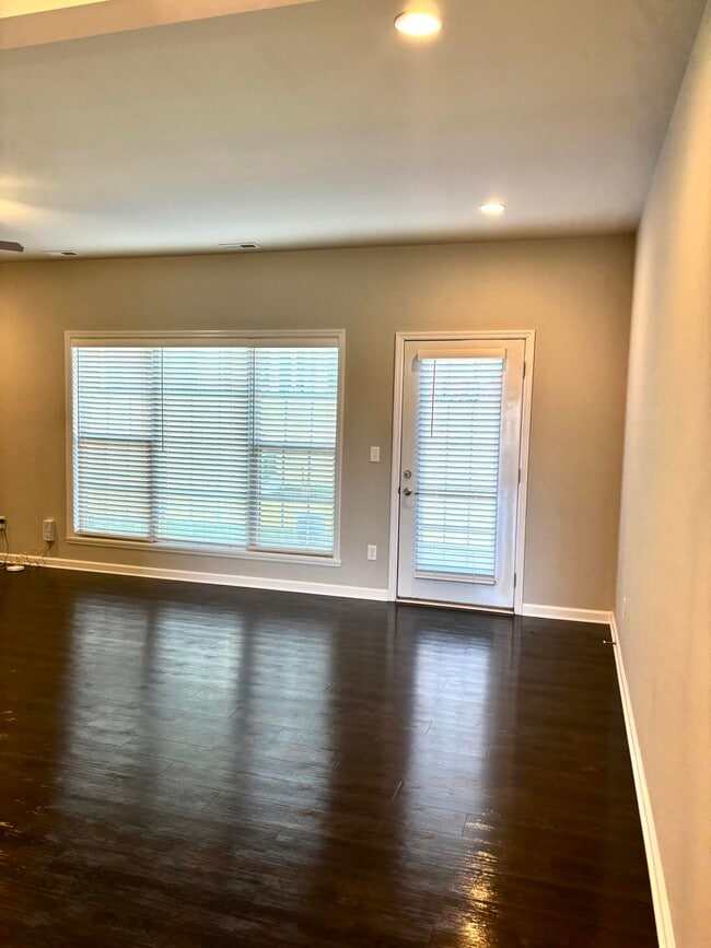 Building Photo - 312 Hannah Todd Pl