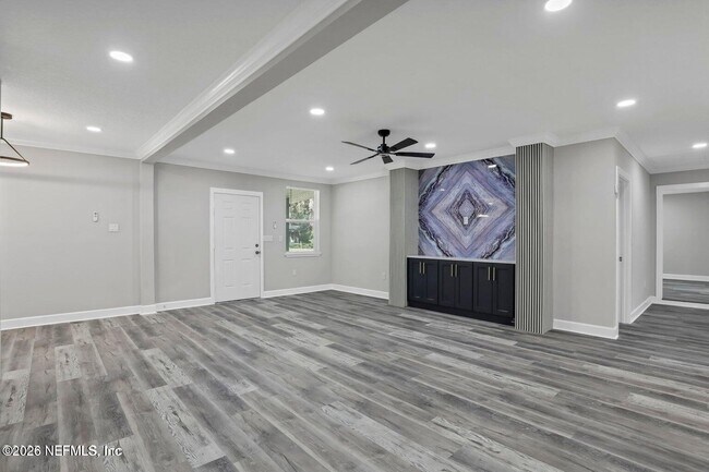 Building Photo - 316 Cypress Ave
