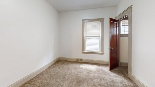 Building Photo - 3339 W.84th
