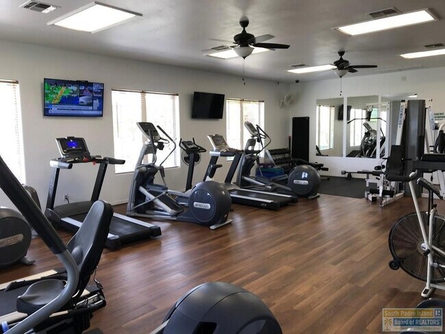 Building Photo - 15 Cypress Point Dr