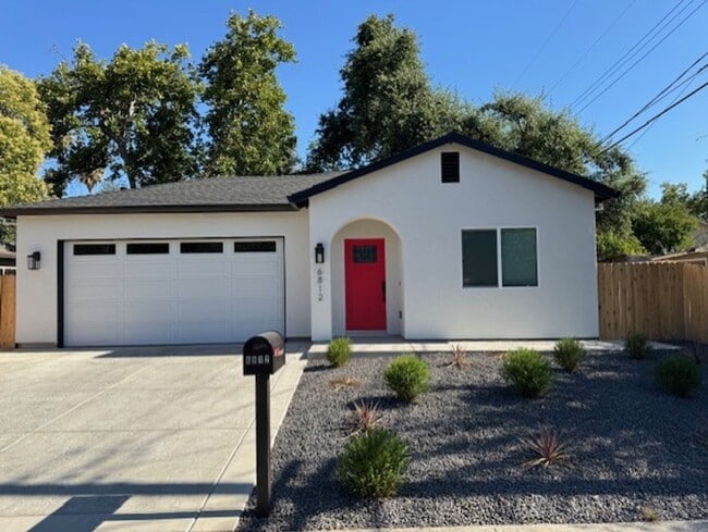 Primary Photo - Home for Rent in Fair Oaks, CA