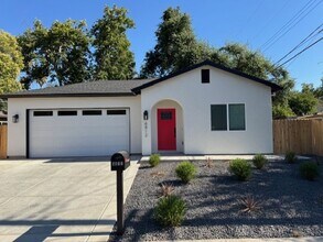 Building Photo - Home for Rent in Fair Oaks, CA