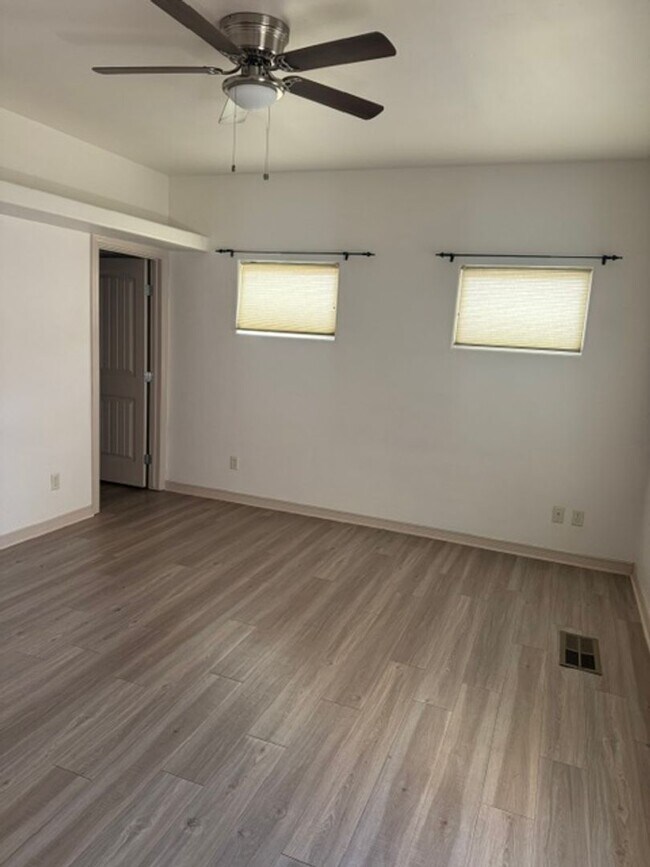 Building Photo - Three Bedroom, 2 Bath Home For Rent