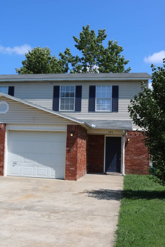 Building Photo - 594 W Moan Pl