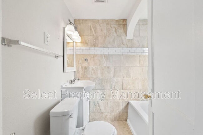 Building Photo - 1202 N Anthony Blvd