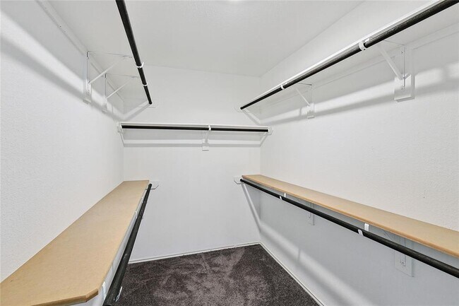 Building Photo - 4811 Sierra Ridge Dr