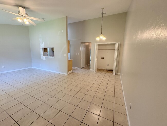Building Photo - 3245 Mound Dr