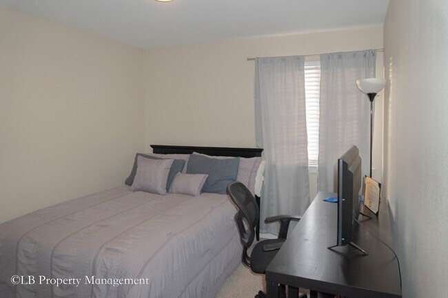 Building Photo - 4780 N Foxtail Dr