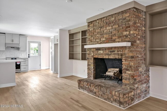 Building Photo - 204 S Harris St