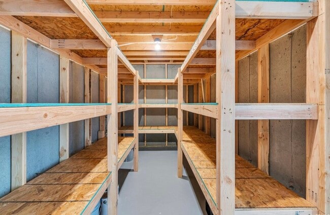 Building Photo - 10882 Lake Island Dr