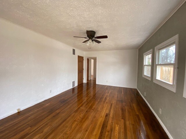 Building Photo - 4005 Addison St