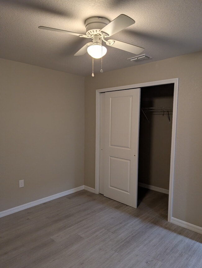 Building Photo - Mini-Home