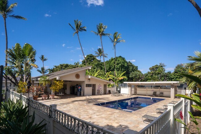 Building Photo - 1/1 Updated Furnished Condo + Private Lanai