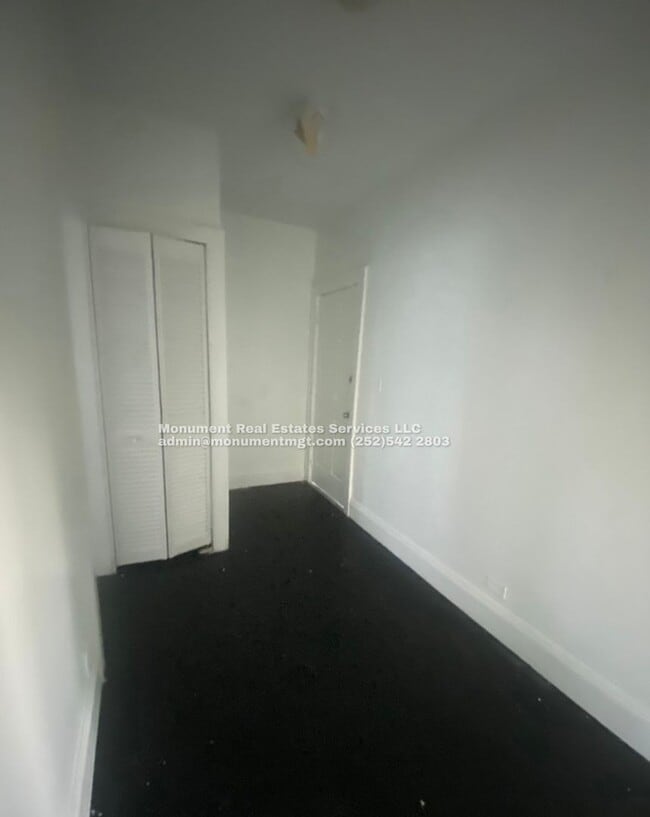 Building Photo - 3618 Menlo Road