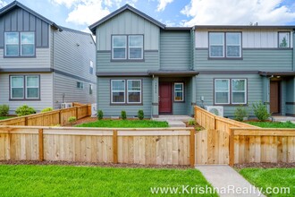 Building Photo - 10615 NE 120th Pl