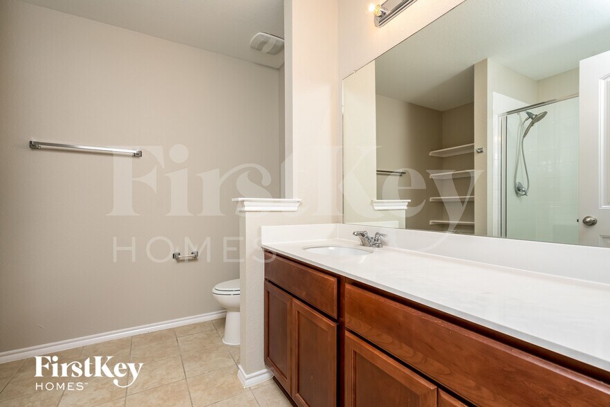Building Photo - 2212 Tombstone Dr