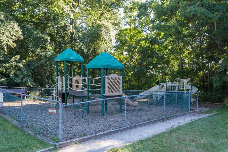 Playground - 6143 Leesburg Pike