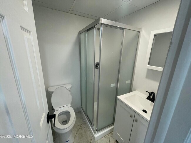 Building Photo - 33 Fremont Ave