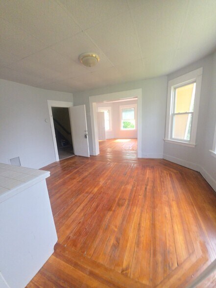 Building Photo - 309 Cooke St