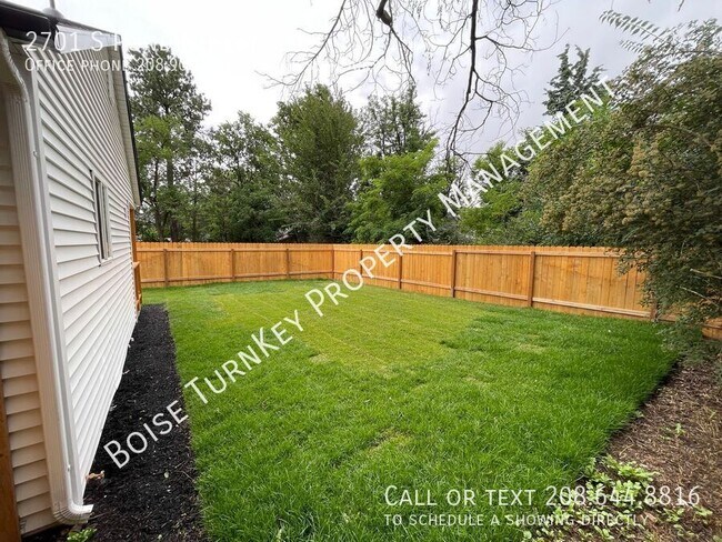 Building Photo - 2701 S Pond St