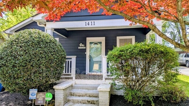 Building Photo - 1411 May Ave SE