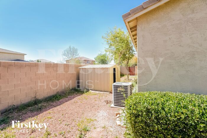 Building Photo - 1018 W Corriente Dr