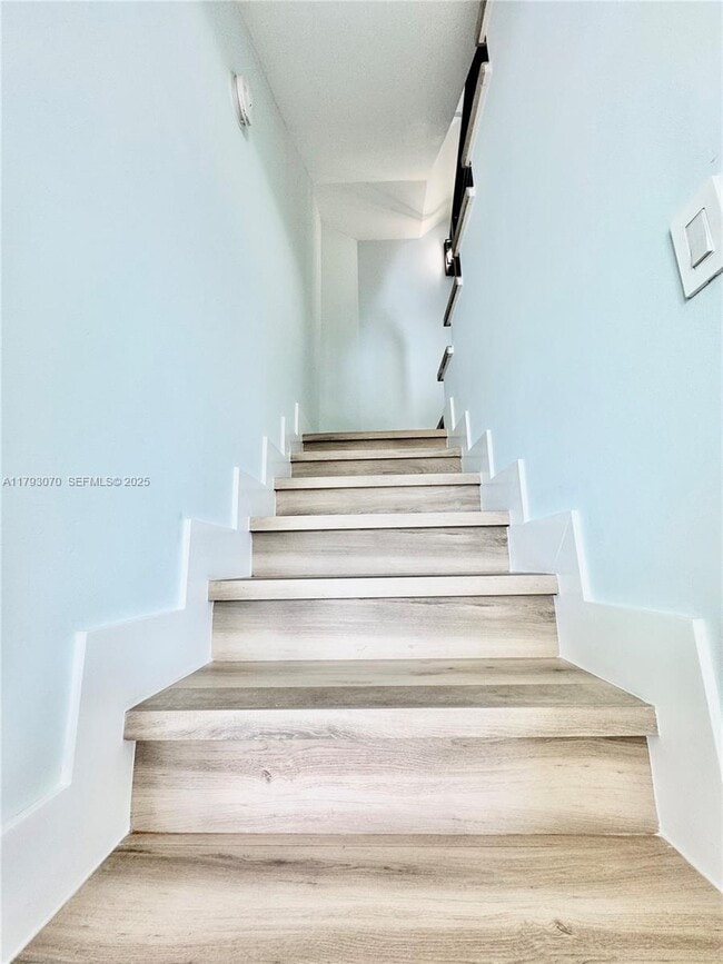 Building Photo - 2415 NW 16th St Rd