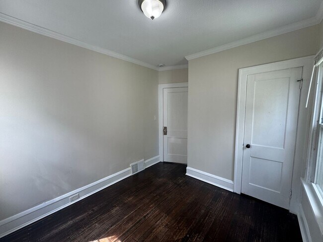Building Photo - 3241 Kildare Rd