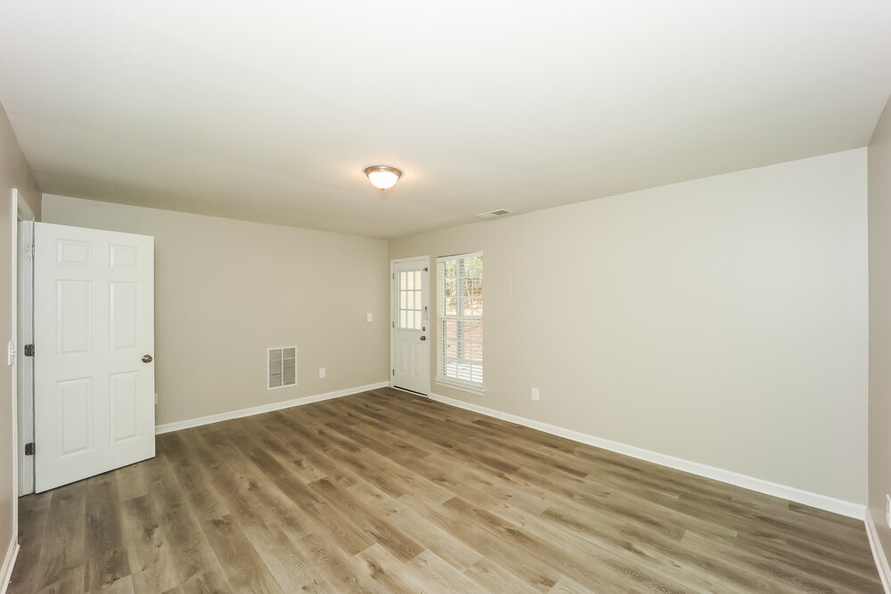 Building Photo - 575 Sycamore Dr