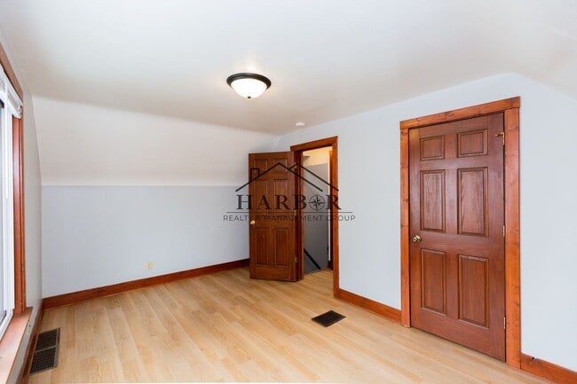 Building Photo - 15 8th St NW
