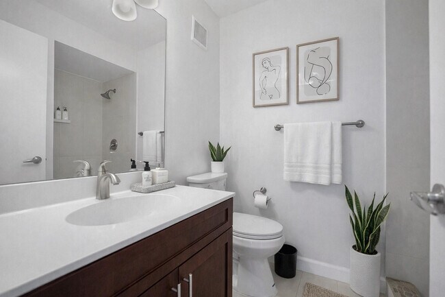 Building Photo - 4550 SW 68th Ct