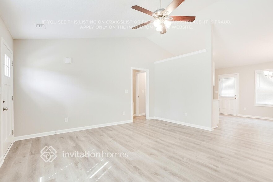 Building Photo - 17 Thorn Thicket Ct