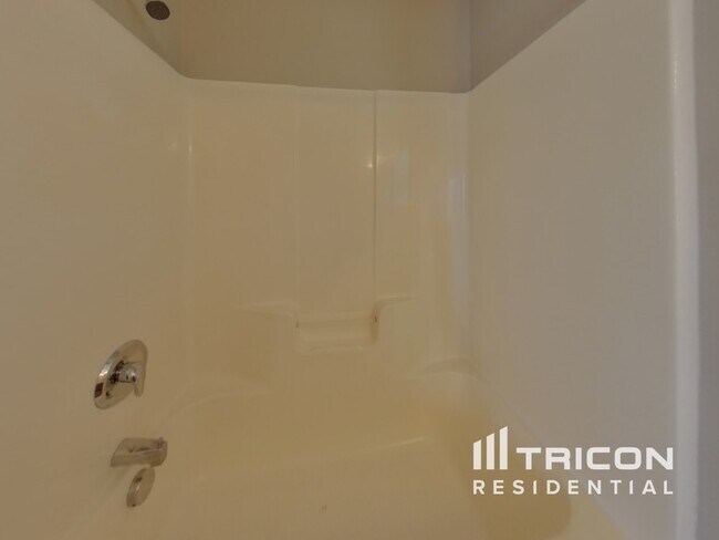 Building Photo - 506 Glencroft Dr