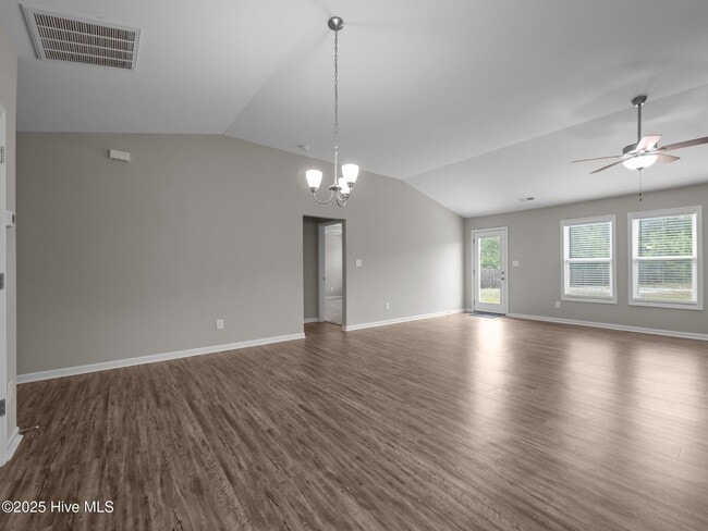 Building Photo - 227 Patriot Dr