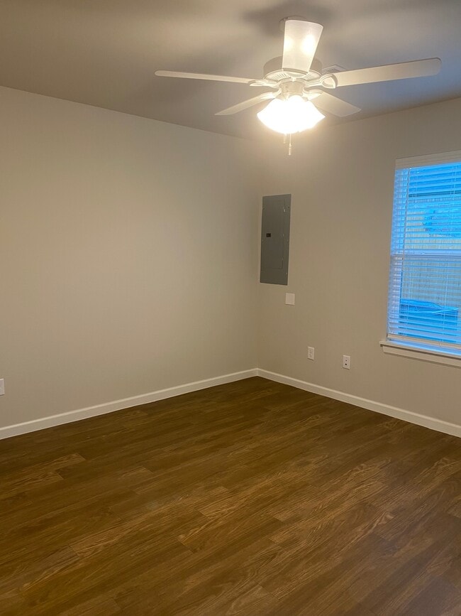 Building Photo - 11311 Breckenridge Dr