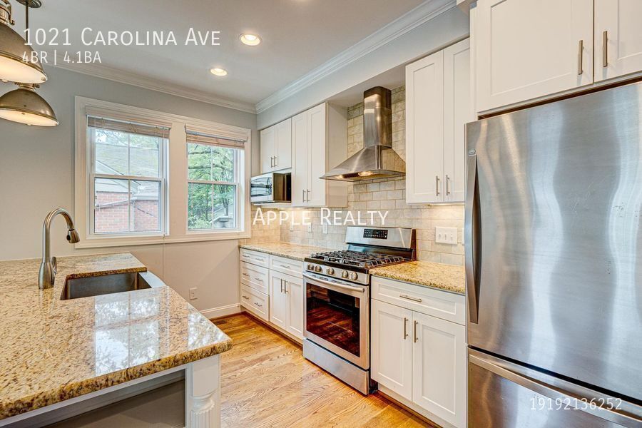 Building Photo - 1021 Carolina Ave