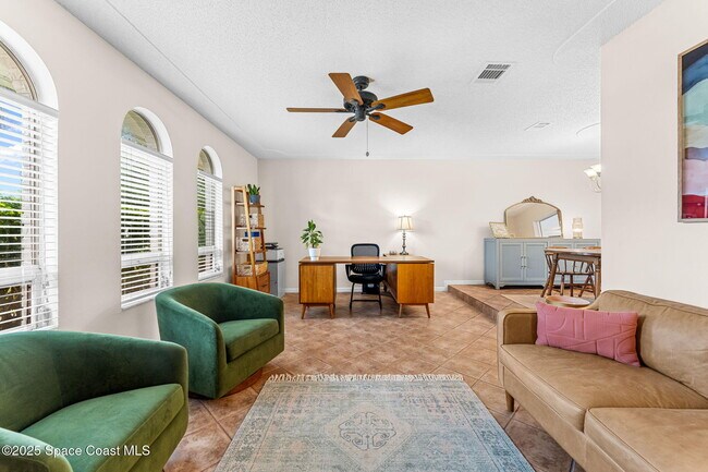 Building Photo - 509 W Amherst Cir