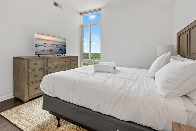 Building Photo - 1720 Saic Dr