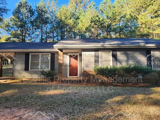 Building Photo - 305 Green Forest Dr