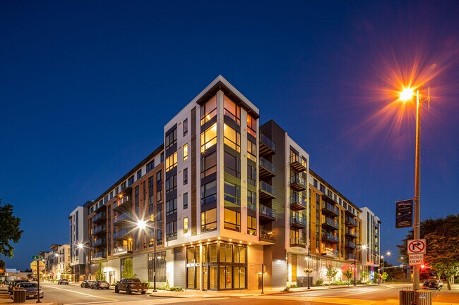 Building Photo - 109 S Division St