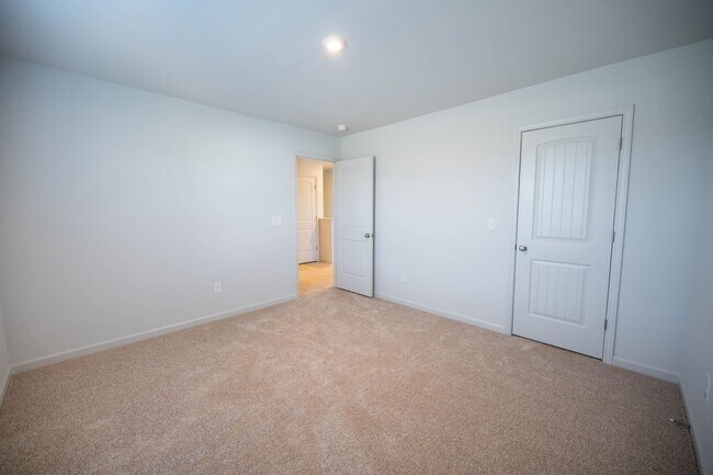 Building Photo - 321 Suhani Ln